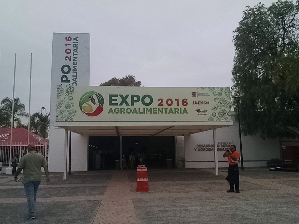 MONSAHABANEROS's tweet photo. Visítanos en la Expo Agroalimentaria de la #FNSM2016 #Aguascalientes #gourmet #habaneros #encurtidos #mexico https://t.co/5r0arIvQHB