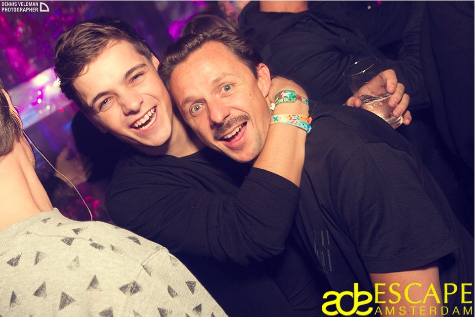 poisonxntify's tweet photo. #throwback   Martin Solveig Show, Escape, Amsterdam
(17.10.2015) https://t.co/AYnC6BuPHa