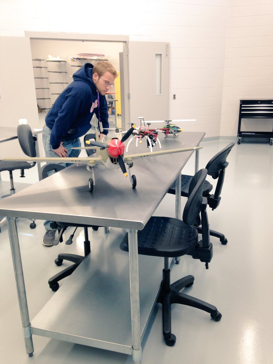 KSU_Salina's tweet photo. A phenomenal day on campus at Open House, which included aviation, #UAS, chemistry & 3D printing! #RootedinPurple https://t.co/cUTv10jYHZ