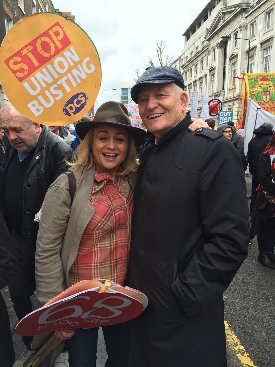 MsLadyPhyll's tweet image. Brilliant day at @pplsassembly Demo! What a privilege to speak on the main stage! #4Demands @pcs_union @ukblackpride