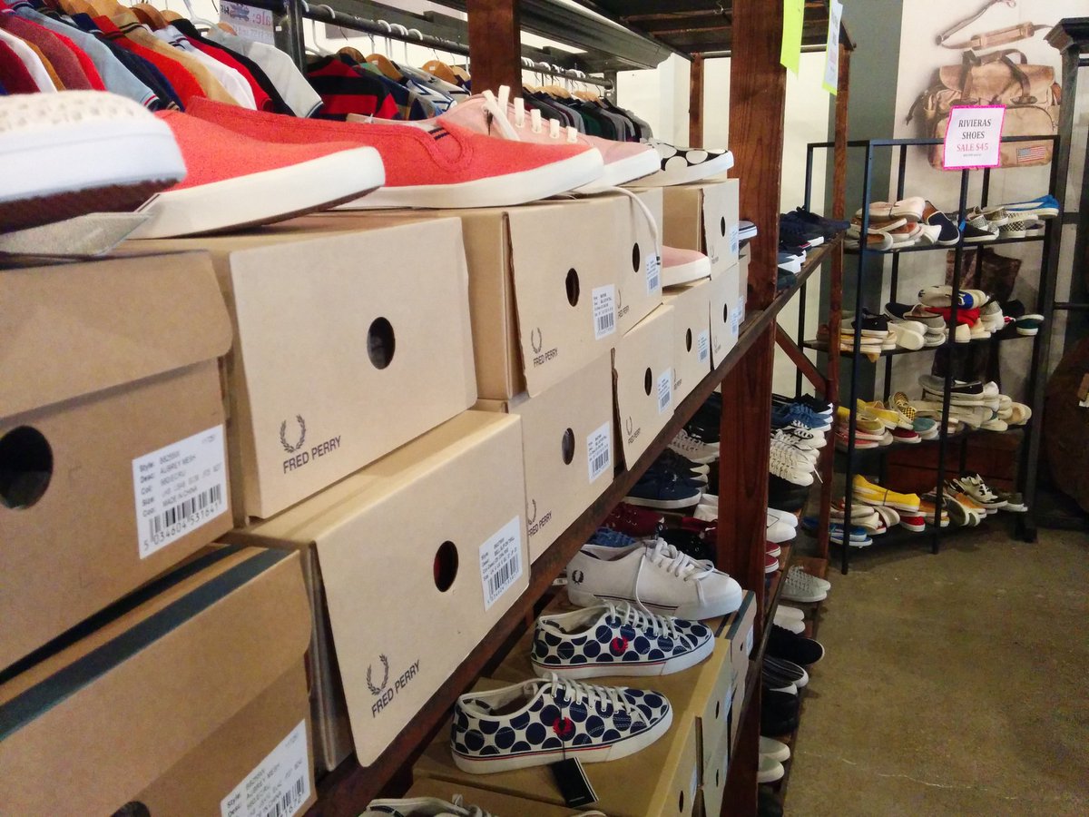 lilmsfrugalTO's tweet image. Sample saling @standardapparel lots of stock left! Last day today! You have until 4pm #deals #SamplesaleTO #cantstop