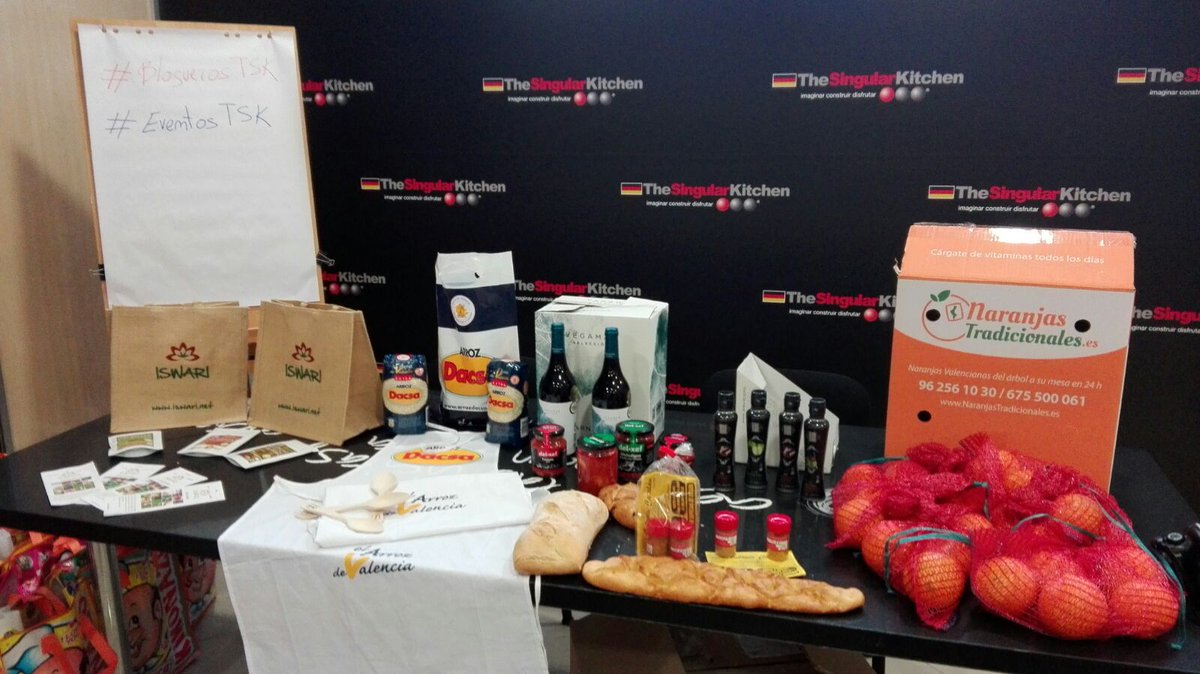 mabelkitchen's tweet photo. “@singularkitchen: Gracias !!! Por este día #bloguerosTSK . Un #EventoTSK para el recuerdo! https://t.co/caBc8coCCa” gracias a vosotros!