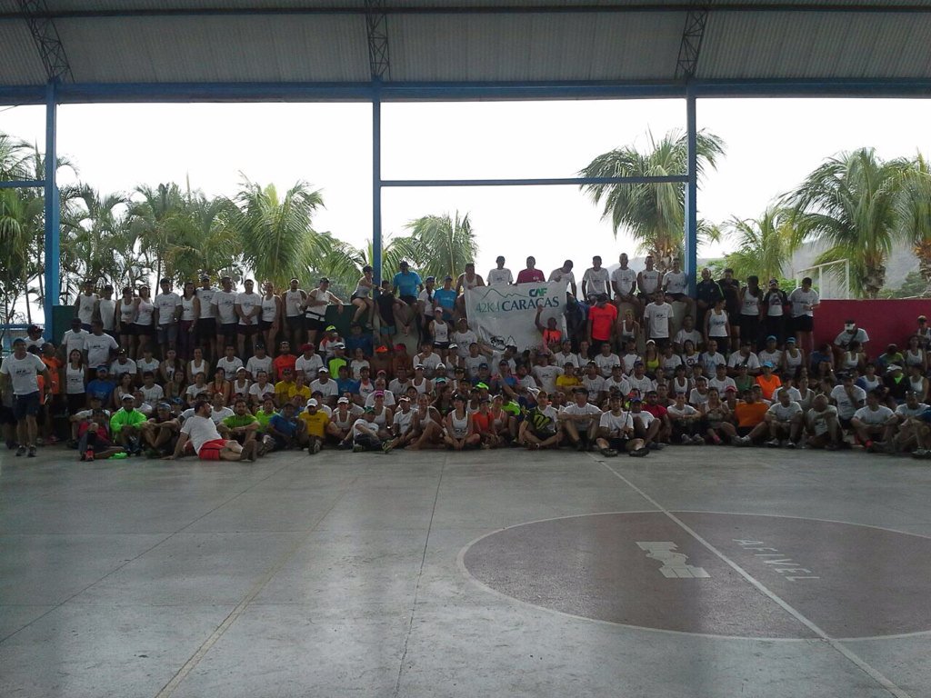 Último fondo previo al <a href="/maraton_CAF/">Maratón CAF-Caracas</a>  #caf2016 mucho ánimo y un ambiente de hermandad que sólo un maratón te genera