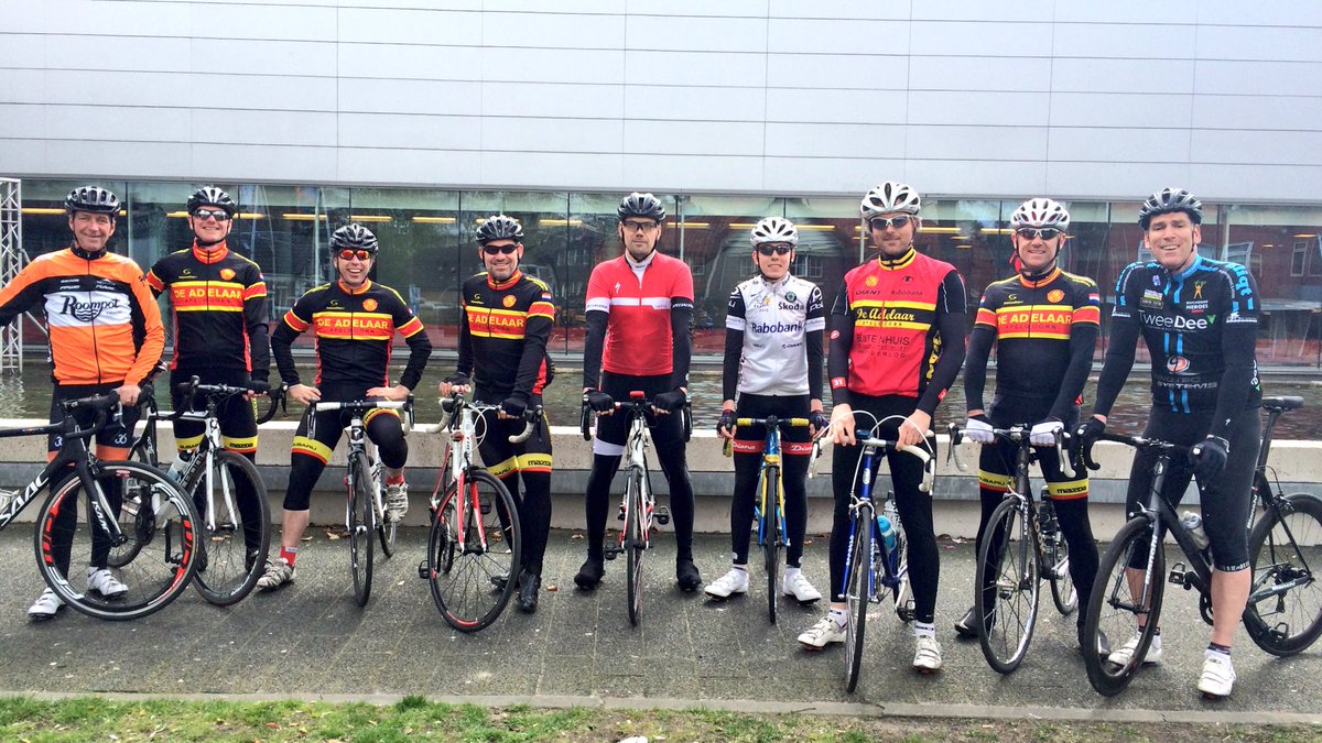 Fietsen met Giroheld <a href="/johanvelde/">johan van der velde</a> met <a href="/artvdeadelaar/">AR & TV de Adelaar</a>  straks <a href="/BikeWritersNL/">BikeWriters</a> Girotheater met <a href="/J_Blijlevens/">Jeroen Blijlevens</a> <a href="/AlexRoeka/">Alex Roeka</a>