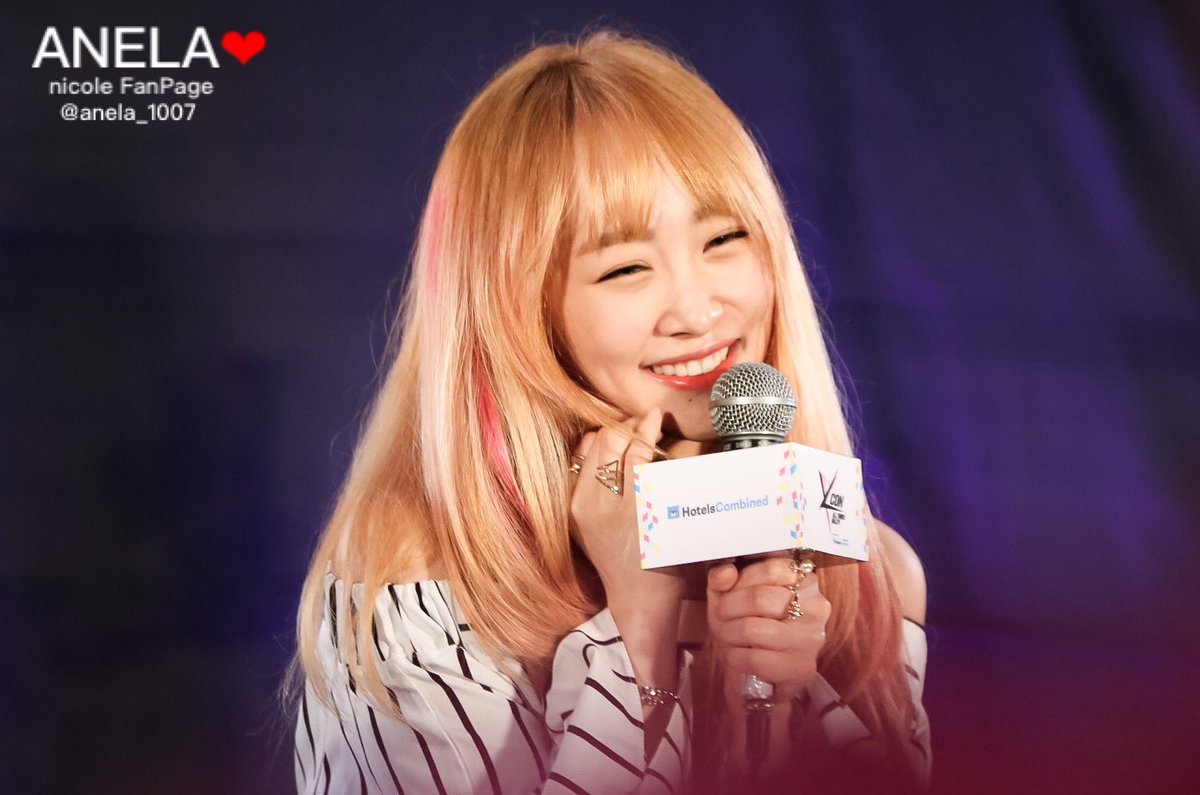 anela1007cole's tweet photo. 160409 KCON ミーグリニコル(@_911007 ) #ニコル #nicole #니콜 #kcon2016japan #kcon2016 https://t.co/lgrpG9B3mF