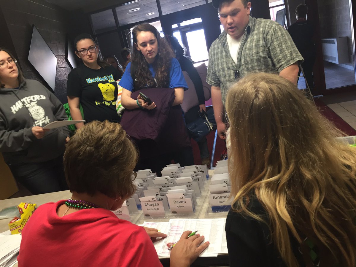 dairypdpw's tweet photo. PDPW Youth Leadership Derby has arrived! Full house and high school students are pouring in to register. #YLD2016 https://t.co/MTp9QlnO8Y