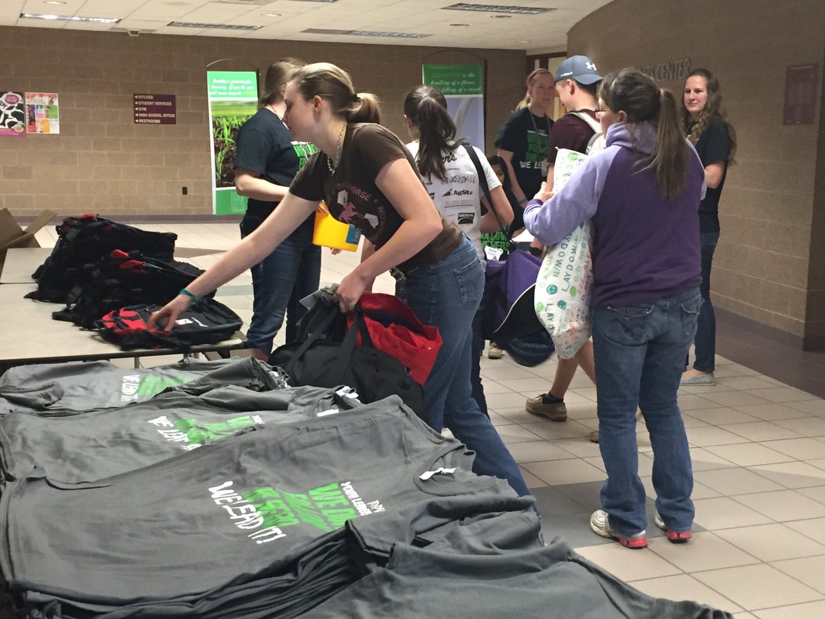 dairypdpw's tweet photo. PDPW Youth Leadership Derby has arrived! Full house and high school students are pouring in to register. #YLD2016 https://t.co/MTp9QlnO8Y