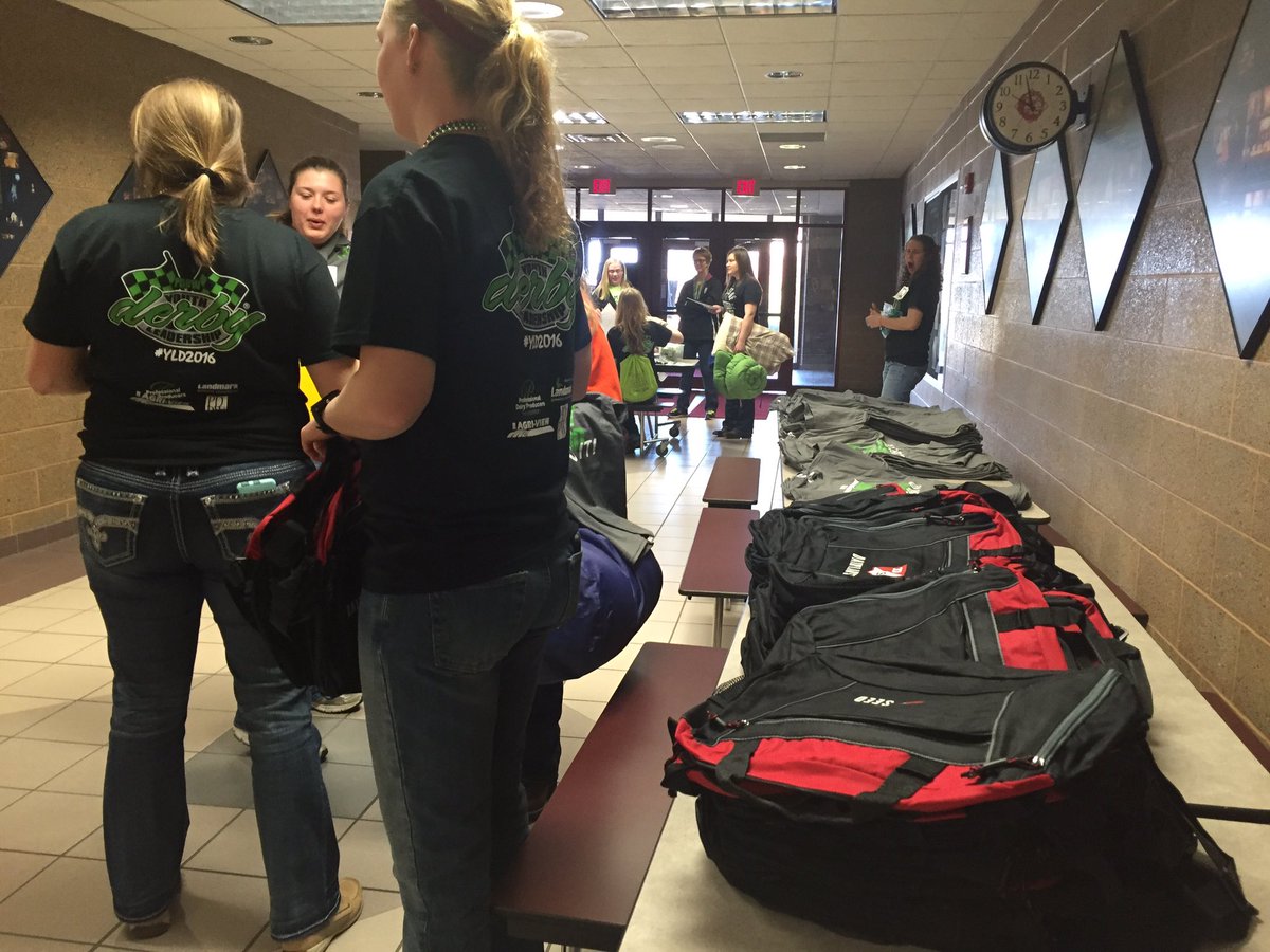 dairypdpw's tweet photo. PDPW Youth Leadership Derby has arrived! Full house and high school students are pouring in to register. #YLD2016 https://t.co/MTp9QlnO8Y