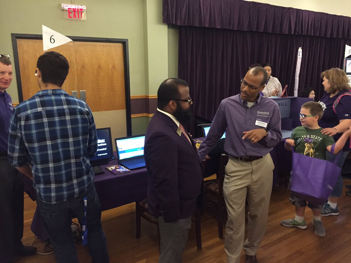 Our very own <a href="/KStateArtSciDPP/">Kimathi Choma</a> working the booth at #KStateOpenHouse #RootedinPurple