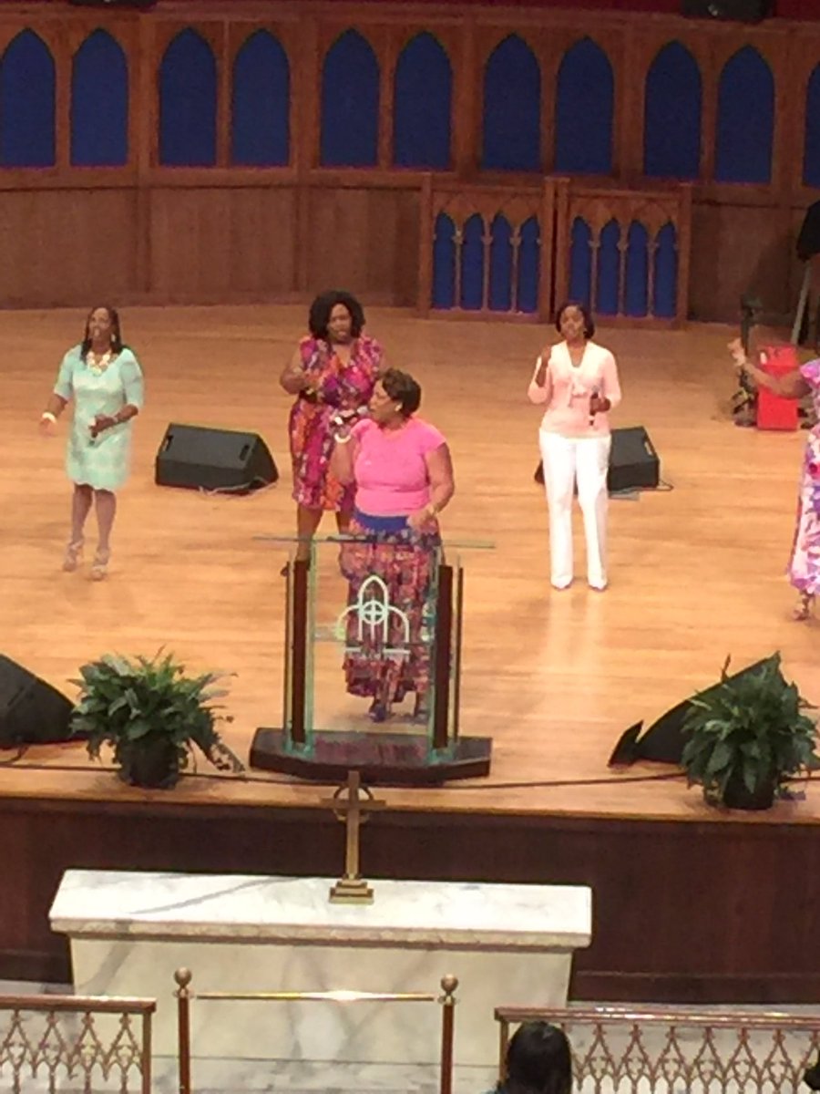 Joy105com's tweet image. The @SheenaAEvans is blessing the women! @HOHATL @edeweysmith @Mrsjacque