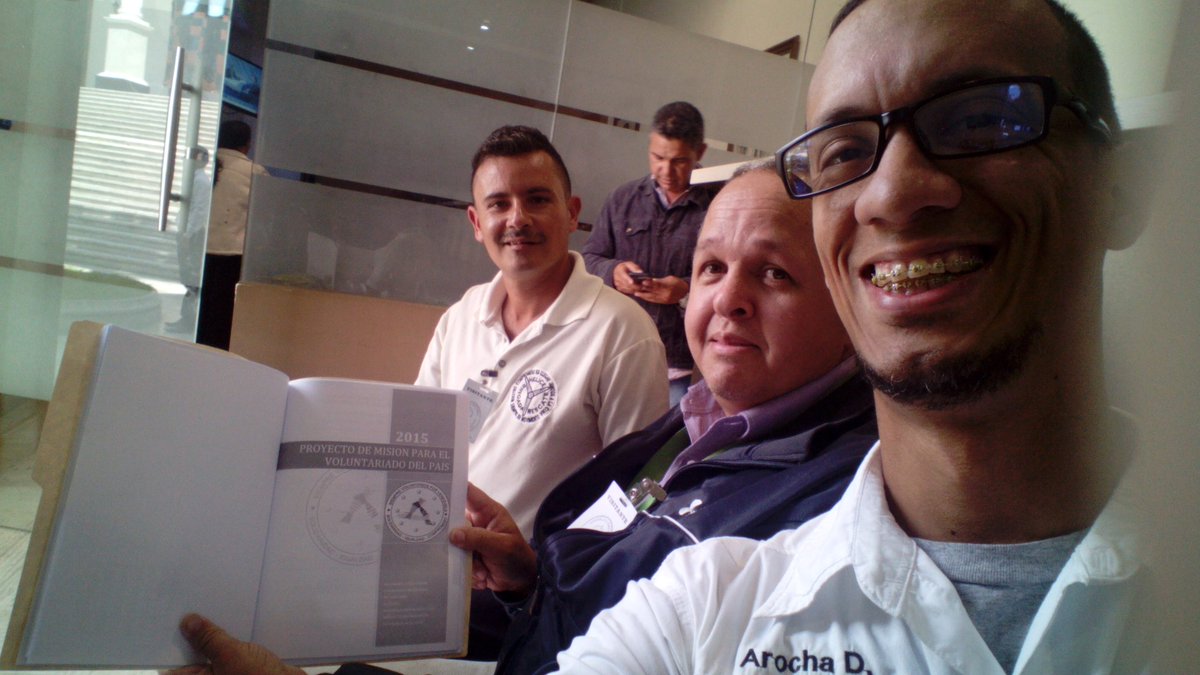 Voluntarios por Venezuela tweet media