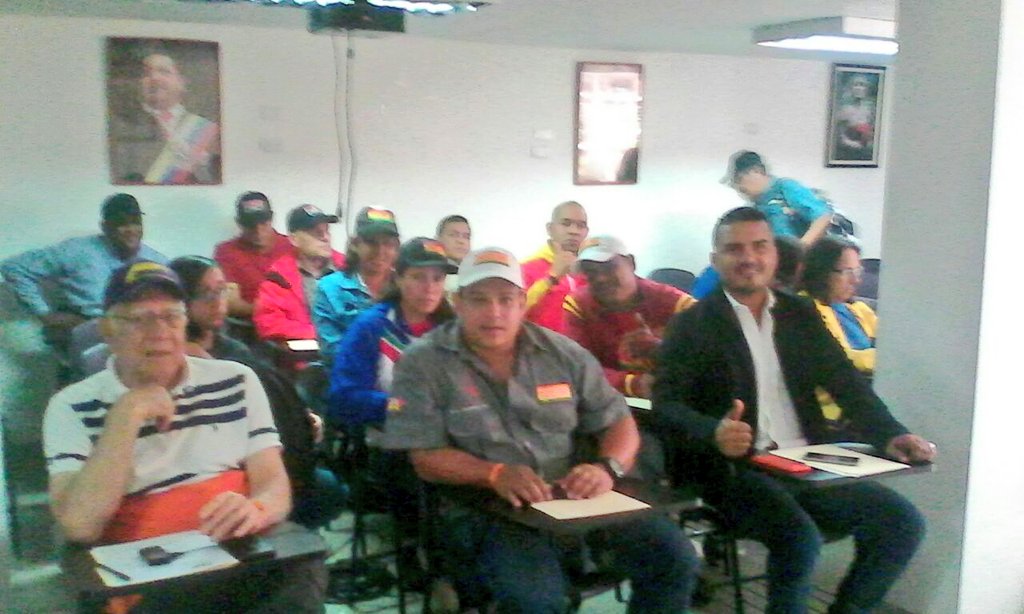 Ericksicumple's tweet photo. Militancia del #NCR presente en reunión del #GPPSB en el Centro de Formación Argelia Laya 16 y 17 de Abril https://t.co/qez7CjP8Zi