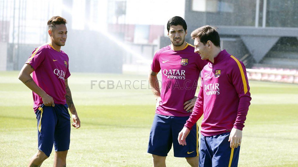 fcbarcelona_br's tweet photo. FOTOS - As melhores imagens do treino do @FCBarcelona neste sábado https://t.co/p4AMUK4W7o https://t.co/9I5tGWRQkR