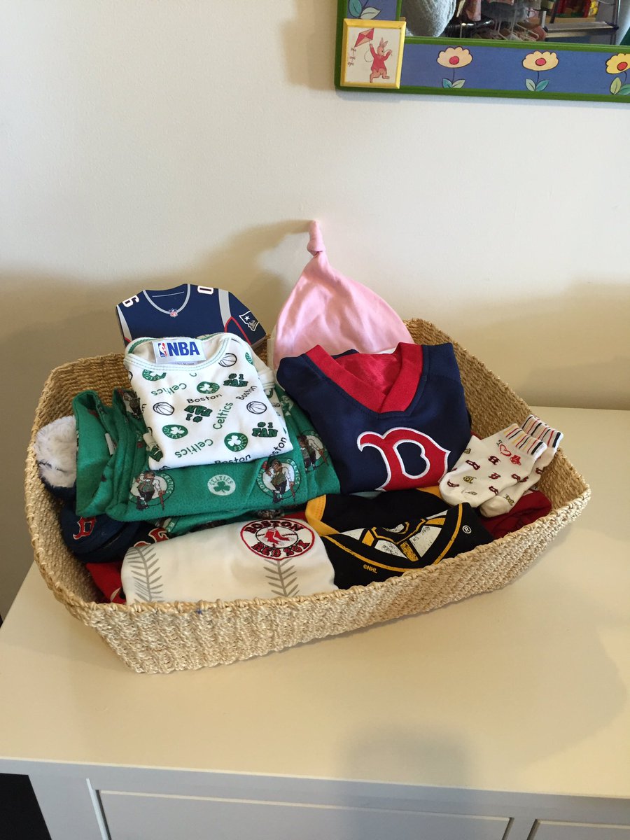 _jenli's tweet photo. .@RoomtoGrow_org too cute with their baby Boston sports section #BUGDS16 https://t.co/QVA9yDAUi3