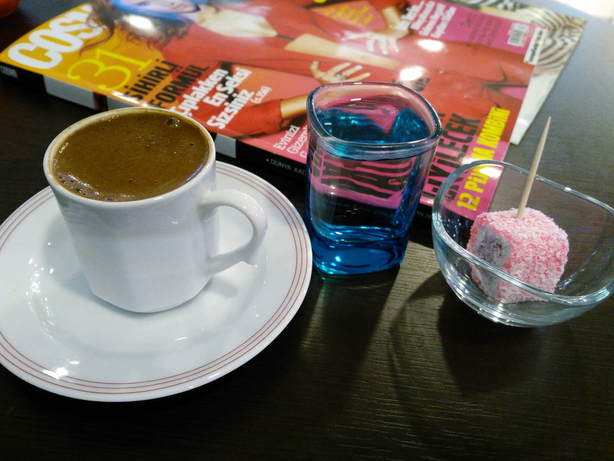 Tam kıvamında #Türk Kahvesi,meyveli Türk lokumuyla birlikte derginizi okurken... Bu tad sadece 2 TL...Keyfi ise...
