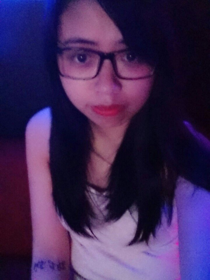 vancielo93's tweet photo. Singing with my friends #songs #singer #myfriends #ffunny #happyhappy https://t.co/p8mXYIMaCk