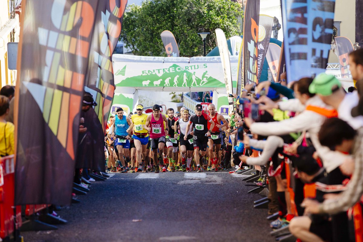trailcanarias's tweet photo. https://t.co/giOlF3TWni Entre cortijos 2016 para Yurena Castrillo y Domingo Juarez #trailrunning https://t.co/5nGOhScz8F