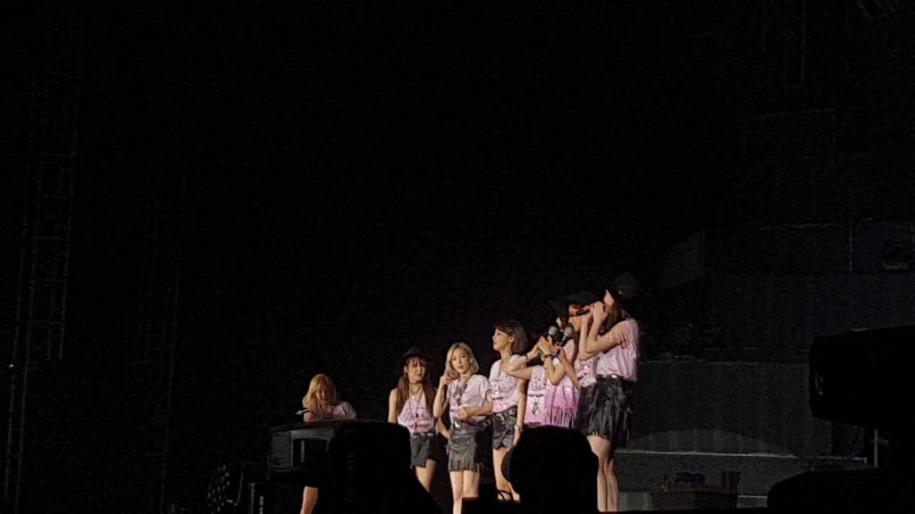 AllAboutYoona's tweet photo. SNSD - closing ment by hyoyeonaddict https://t.co/QTaWZRP169