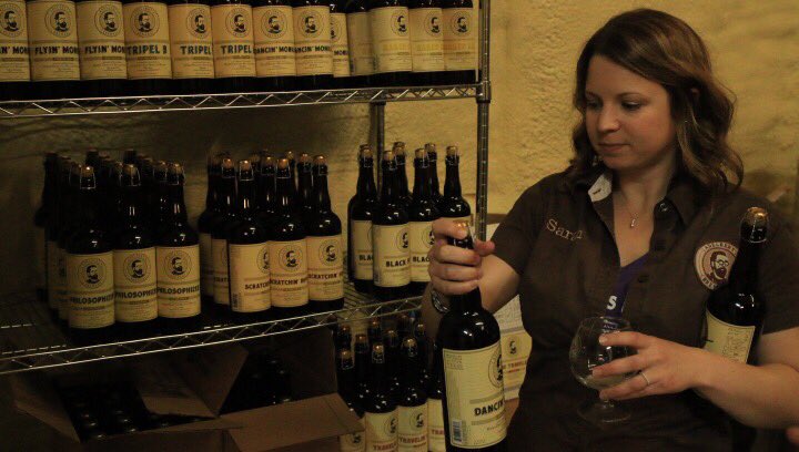 CoolestStuffTX's tweet photo. Hangin' out w/ Sarah from @adelbertsbeer. Got to try something new... Keep an eye out CUZ ITS DOPE!!! #beer https://t.co/jnyIrc72Ut