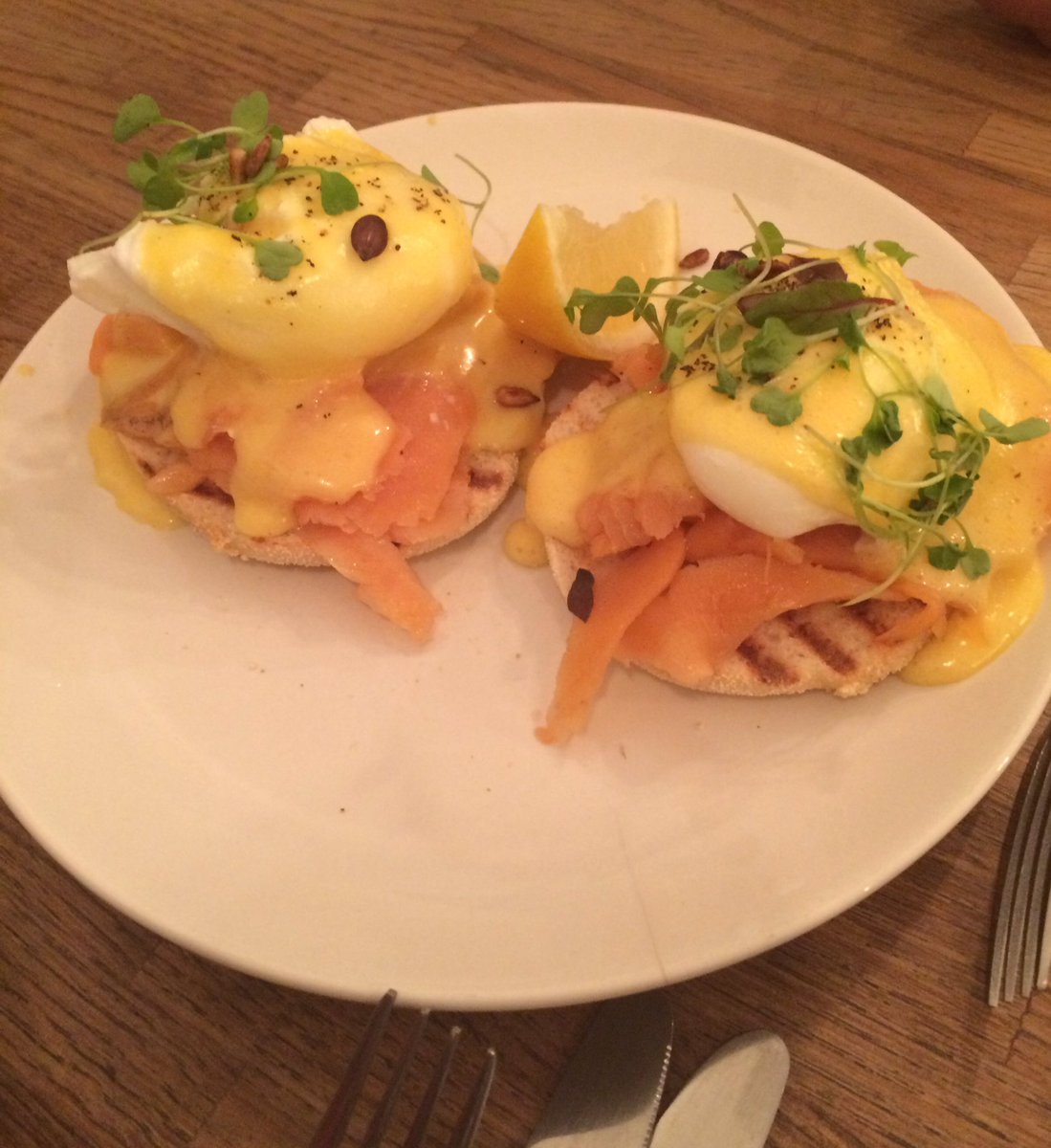 cupnstring's tweet photo. When brunch looks &amp; tastes this good @LewissofMoseley you could easily stay a bit longer &amp; do lunch too! Next time! https://t.co/90F9i1bKAD