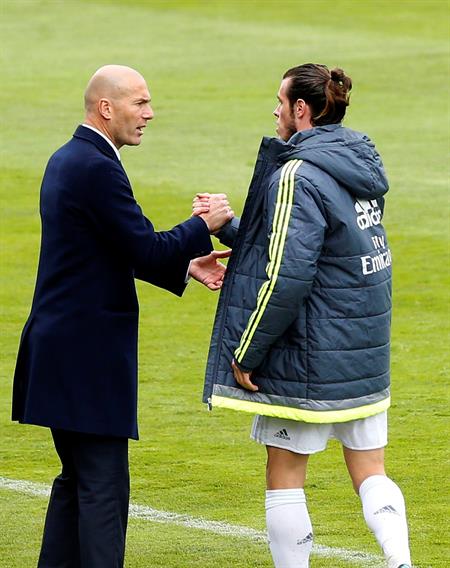 InfoOpenfutbol's tweet photo. Detalles del #GetafeRealMadrid  A un punto del Barça que juega mañana. Máxima emoción en https://t.co/q7bX20GjuP https://t.co/00BG4jV8Va