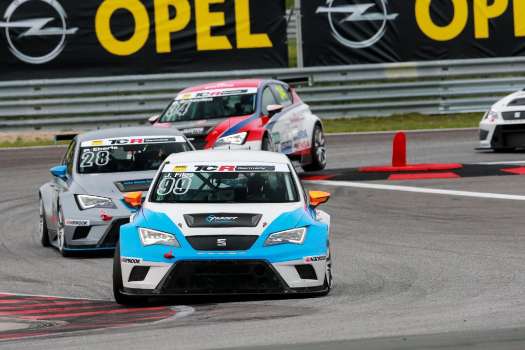 AIMMag_de's tweet image. Josh Files gewinnt Premierenrennen der ... - bit.ly/1r32i3B #Joshfiles #Motorsport #Tourenwagen