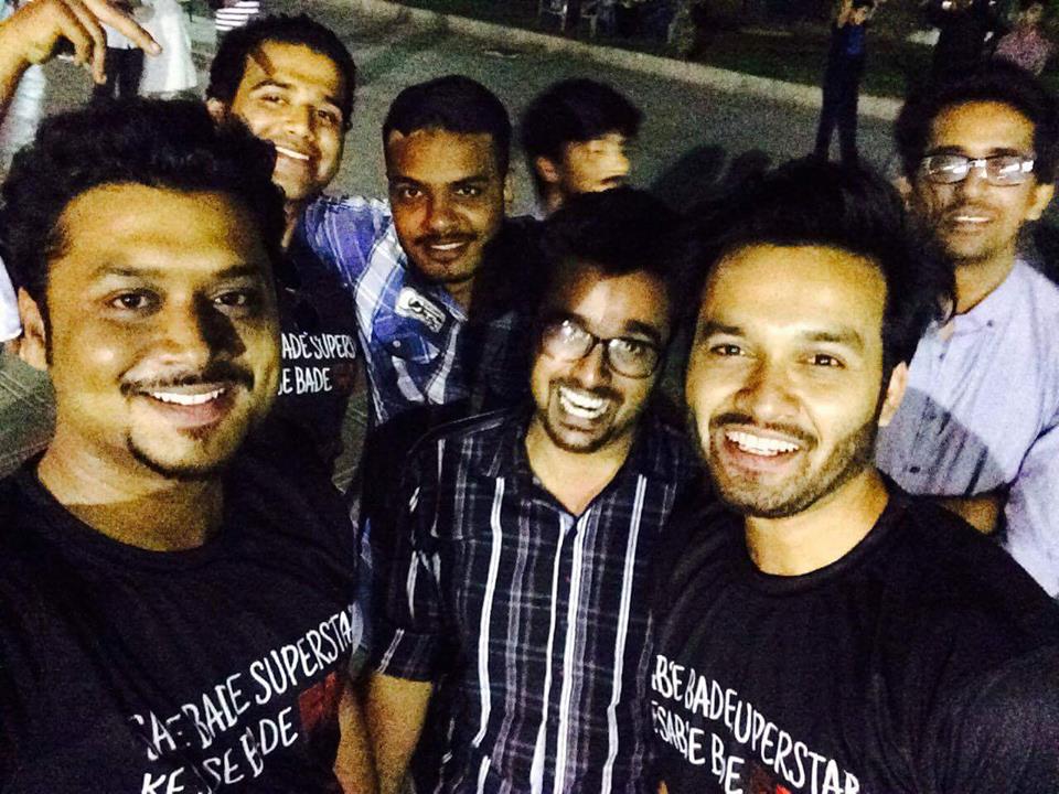 WaqarA_Rajput's tweet photo. Our #FirstDayFANShow in Pakistan. @SRKUniversePK We are overwhelmed by your Performance. #ProudMoment @FanTheFilm https://t.co/favLltTv1r