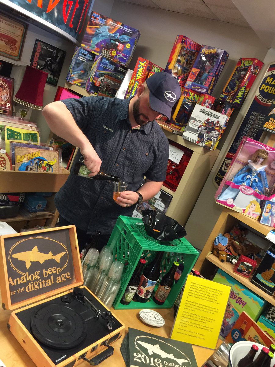 dogfishbeer's tweet photo. Keeping the @recordstoreday fun going with our pals @GidgetsGadgets_! #RSD16 https://t.co/rOl12qOrzS