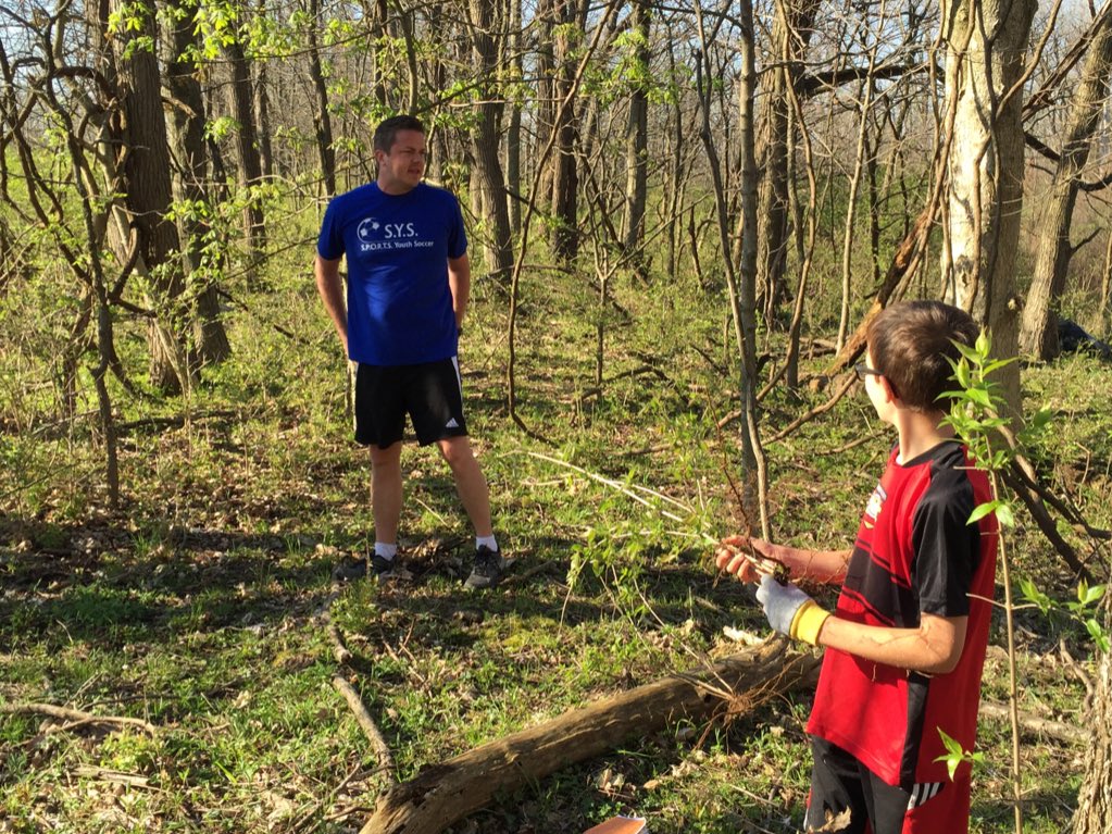 mattcrichards's tweet photo. #SERVE16 @collegeparkindy @FishersParks @RitcheyWoods @PastorDaleShaw https://t.co/IUtznTk6ey