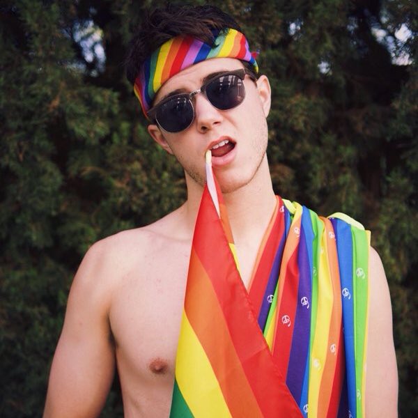 tooturntlayouts's tweet photo. Alex Reininga Layout
#REININGAYDAY
Rainbow Header
rt/like to save- give credit if using ! https://t.co/iUsjve1BYl