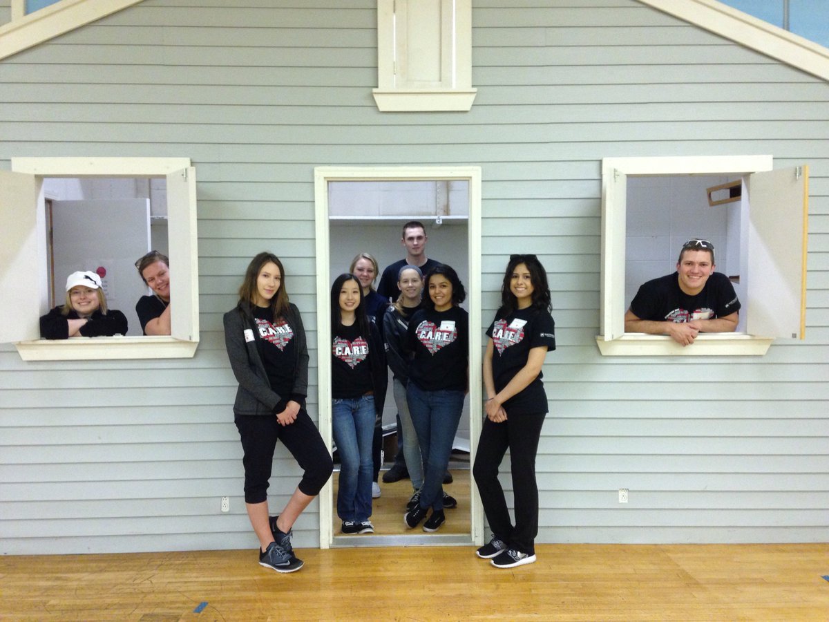 WaubonseeAdmit's tweet photo. Over 100 WCC students are spending their morning helping the community. Here’s one happy group! @WaubonseeLife https://t.co/z1C9bO2LVV