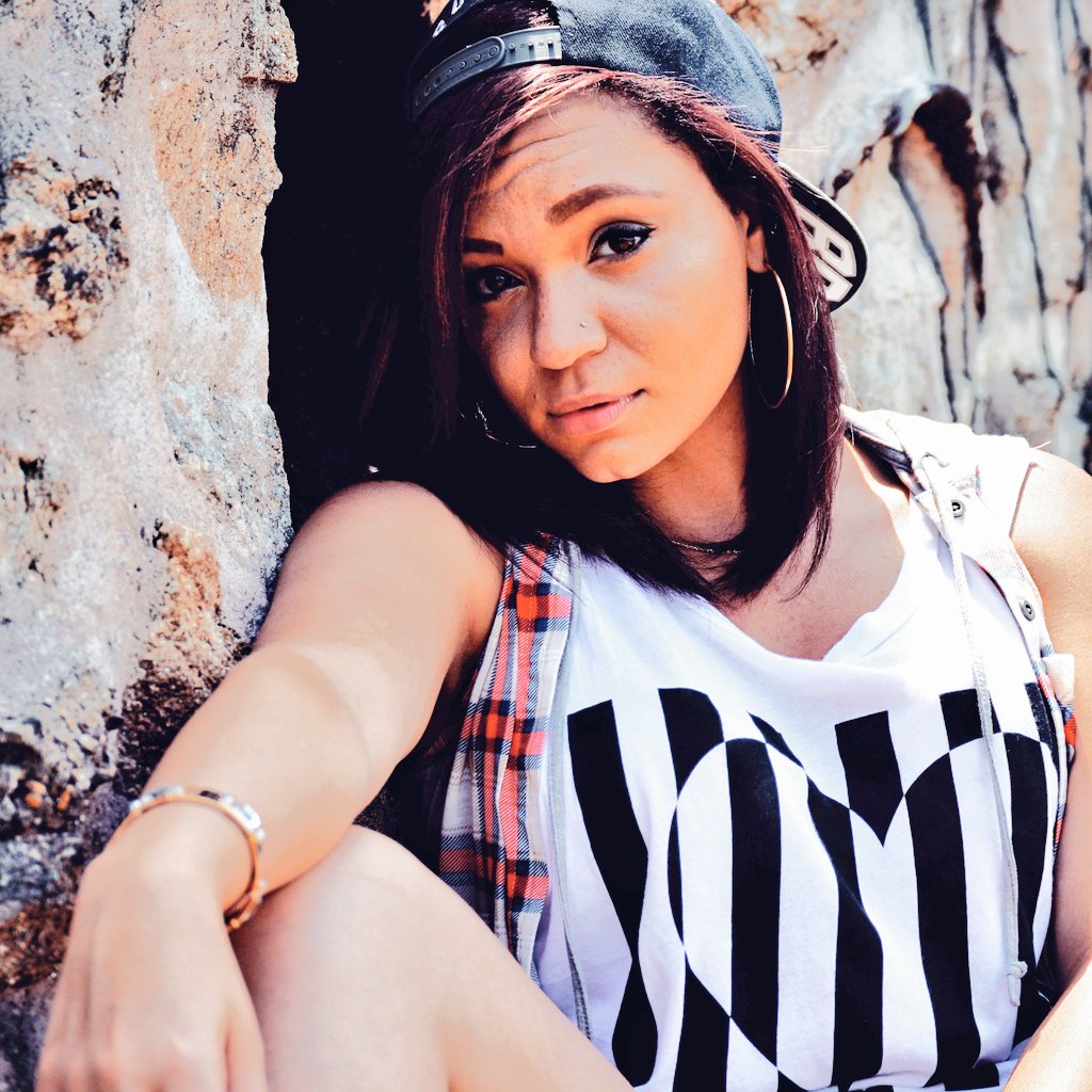 Modern_Stylez's tweet photo. Flashback to my shoot with @IamTatiB https://t.co/t8V64ySh31