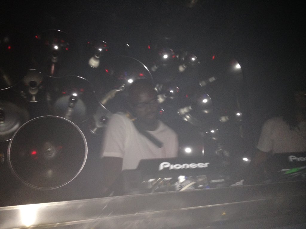 DougColtart's tweet image. It was surreal to see @RealBlackCoffee live in DC!! ✊🏿☕️ #SAHouse #FlashDC #Coachella