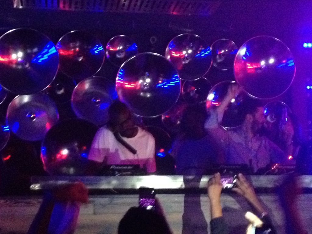 DougColtart's tweet image. It was surreal to see @RealBlackCoffee live in DC!! ✊🏿☕️ #SAHouse #FlashDC #Coachella