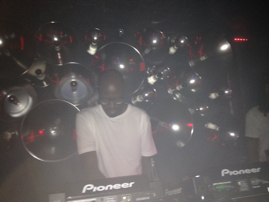 DougColtart's tweet image. It was surreal to see @RealBlackCoffee live in DC!! ✊🏿☕️ #SAHouse #FlashDC #Coachella