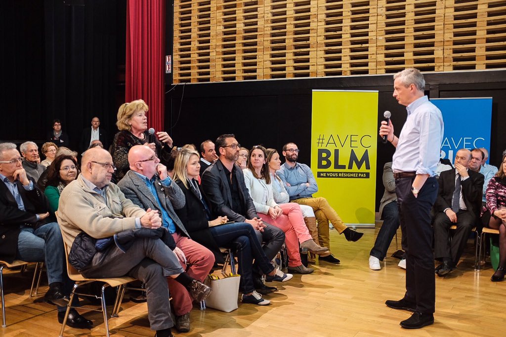 AvecBLM's tweet photo. A #Louvigné, @BrunoLeMaire rappelle qu'il veut moins de social au profit de plus de solidarité ! #tourBZH https://t.co/dMuPLDdtq2