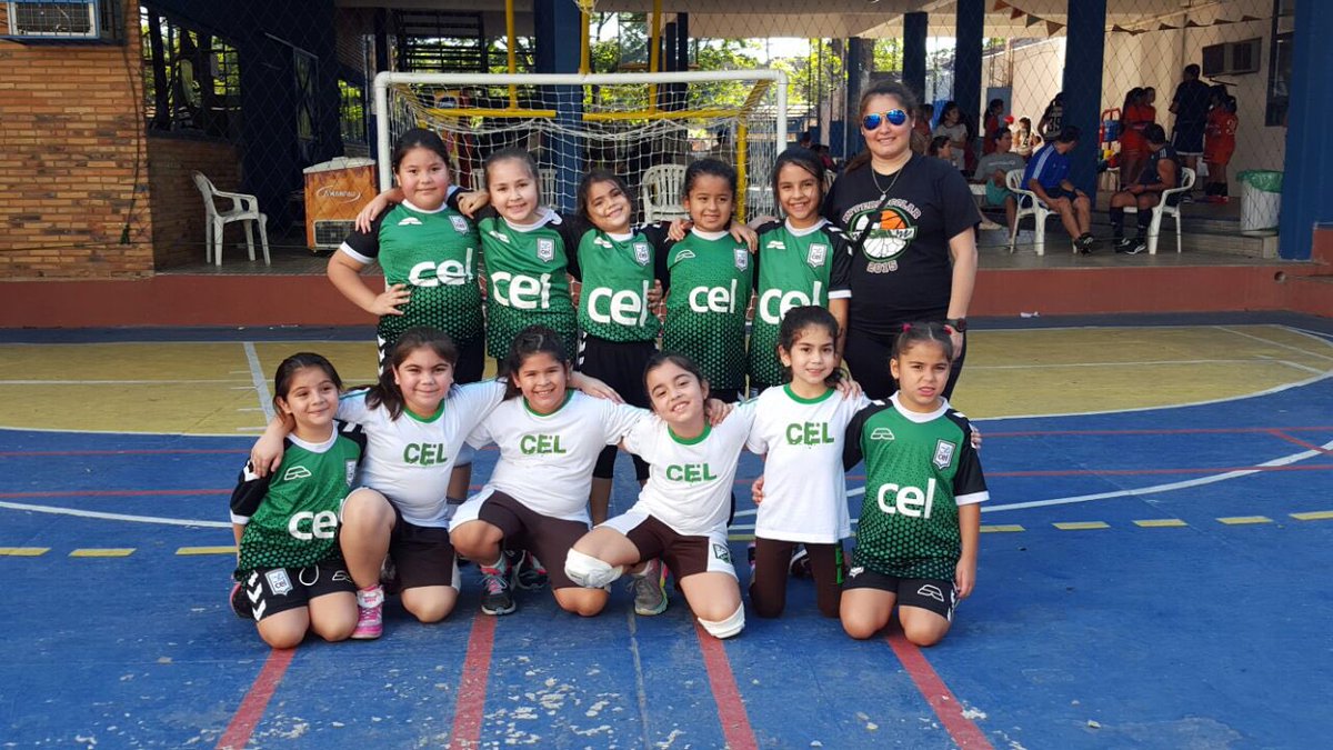 CELosLaureles's tweet photo. Las guerreras del CEL #handballsub8 #vicecampeonas #interescolarstaelena https://t.co/WOQsoxCLxN