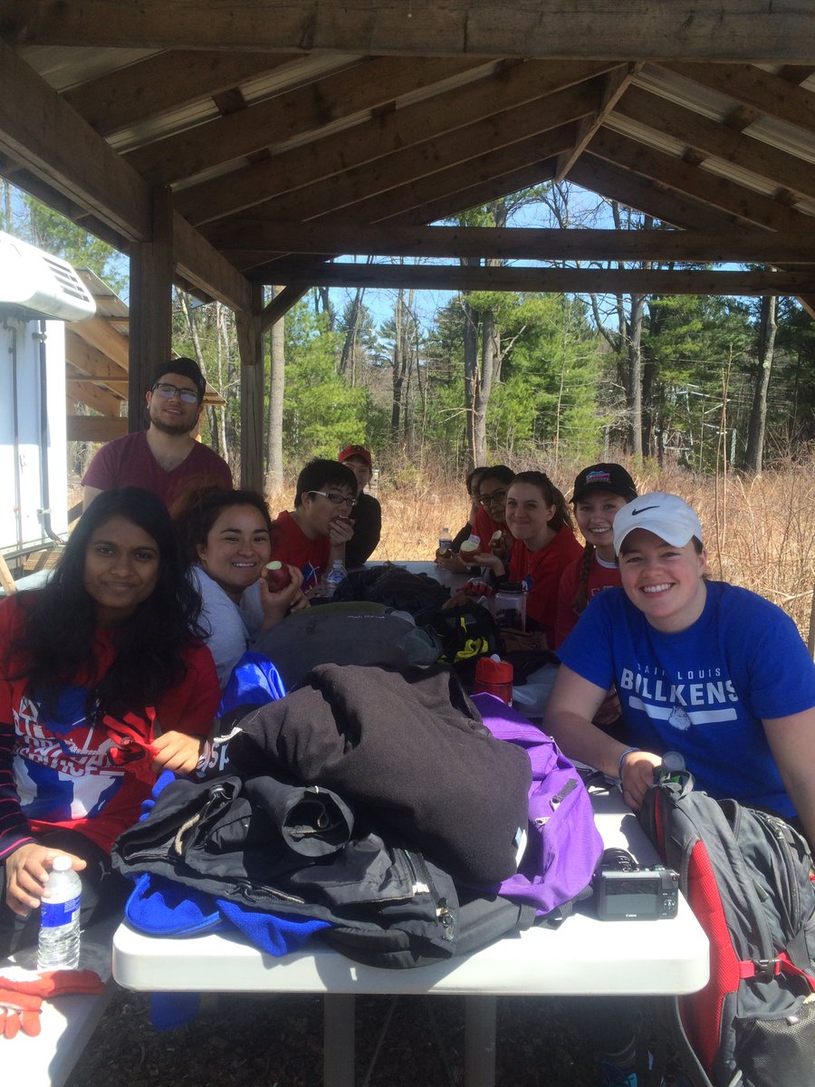 Taking a break at New Entry Sustainable Farms! <a href="/BUGDS/">GlobalDaysofService</a> <a href="/BUCSC/">BostonUniversity CSC</a> #BUGDS16 #bugds