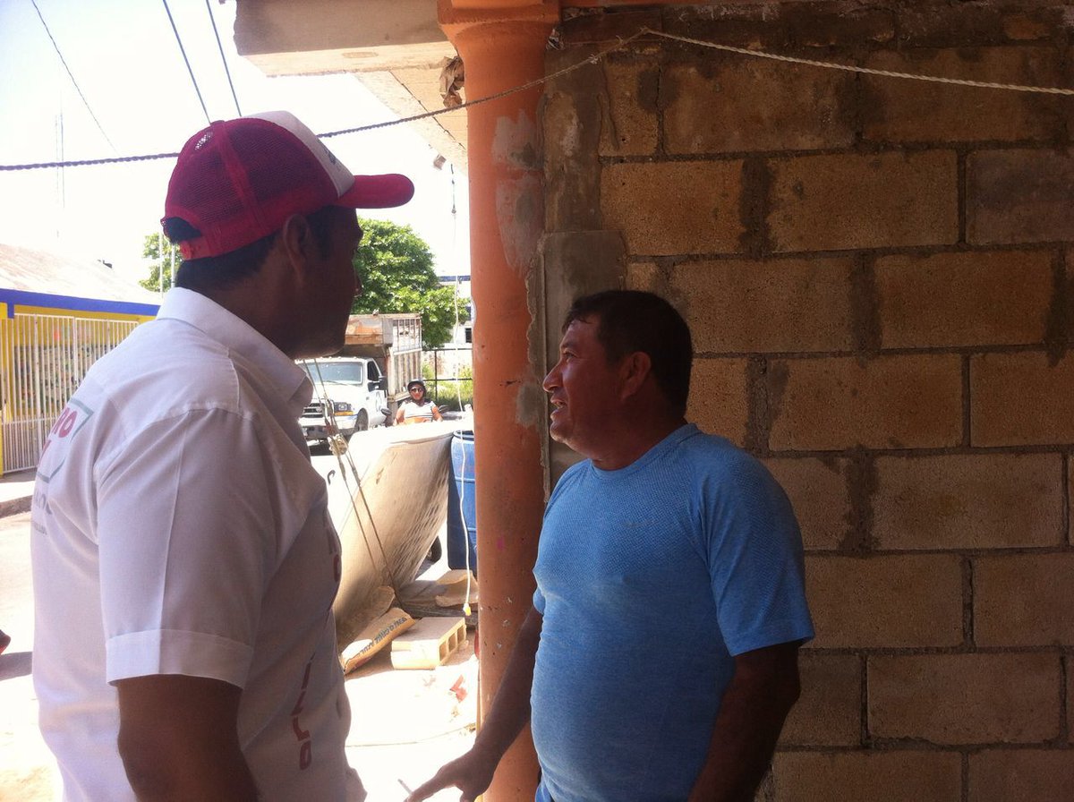 IslaAlDia's tweet photo. Recorre casa por casa @juancarrillo58 candidato a Presidente Municipal de #IslaMujeres https://t.co/23nLnPu5rc
