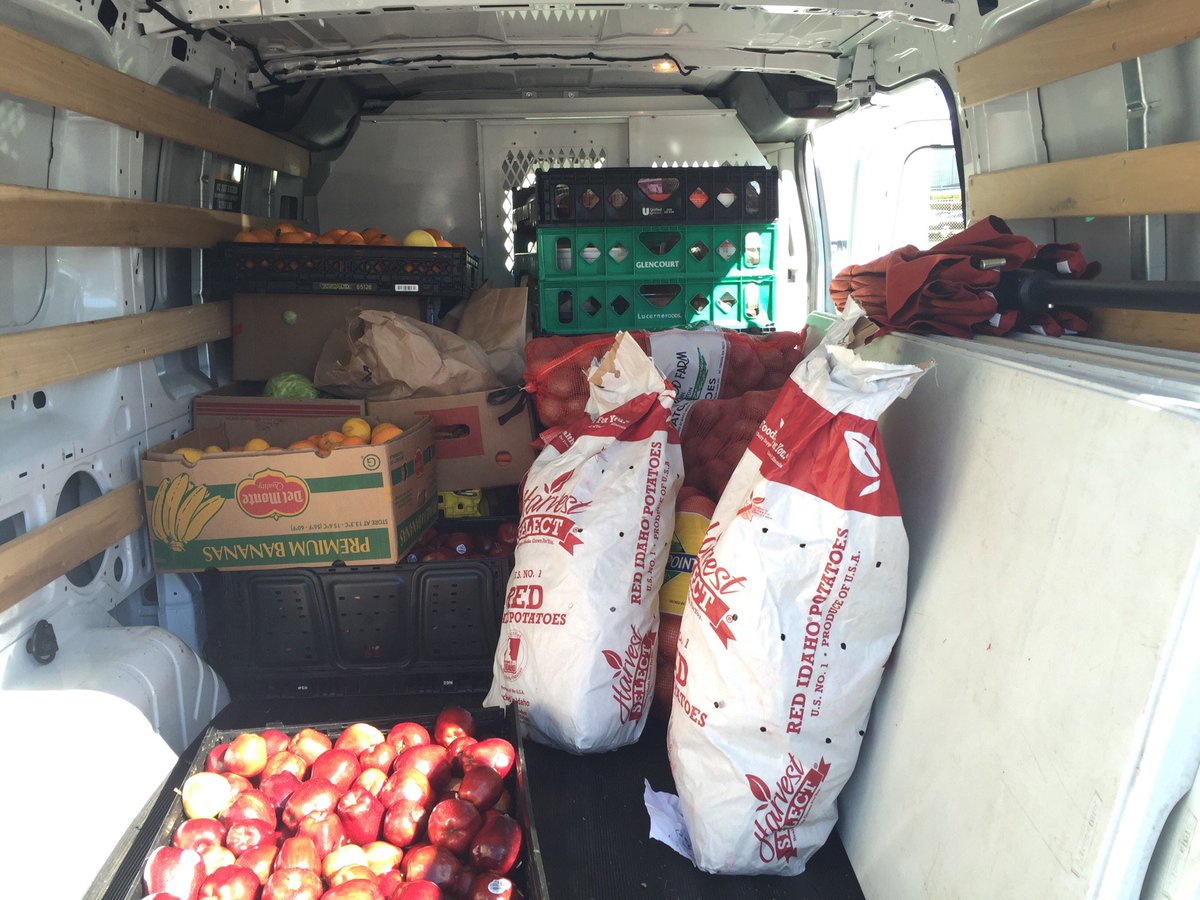 We are here #volunteering to #serve #Napa <a href="/weheartourcity/">weloveourcity</a> #adoptablock swarmapp.com/c/czfNj0AS0NX