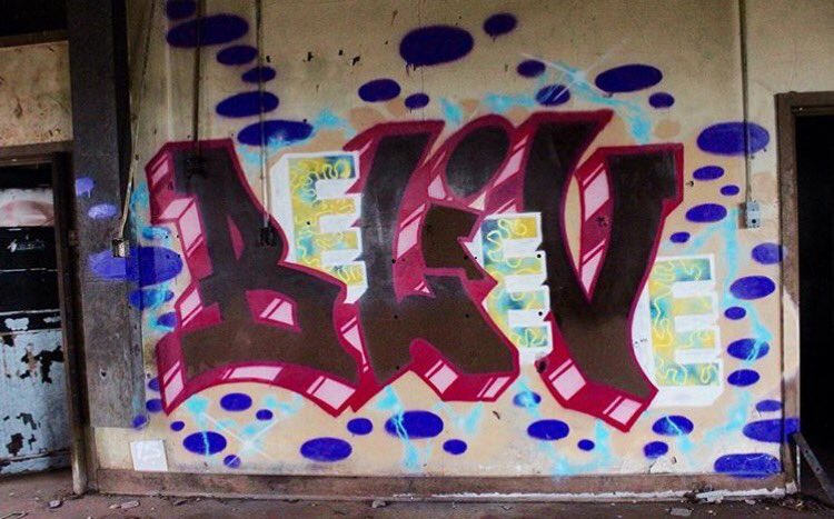 ExploringPhotos's tweet image. Graffiti hunting 🎨  #Believe