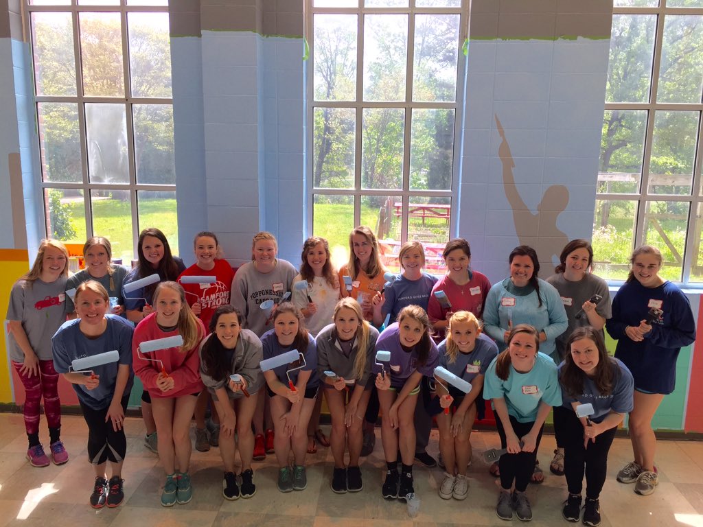 samfordgreeks's tweet photo. Panhellenic loved serving at the Girls Inc of Central Alabama with Samford Gives back! #GetEngagedSU https://t.co/z3pBxjSsQ5