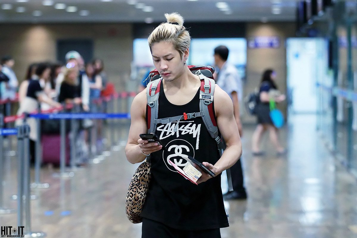 Jackson Wang Pictures  30 Day Bias Challenge~RD👑💎 - ♡Day11~Jackson at  the airport♡ - Wattpad