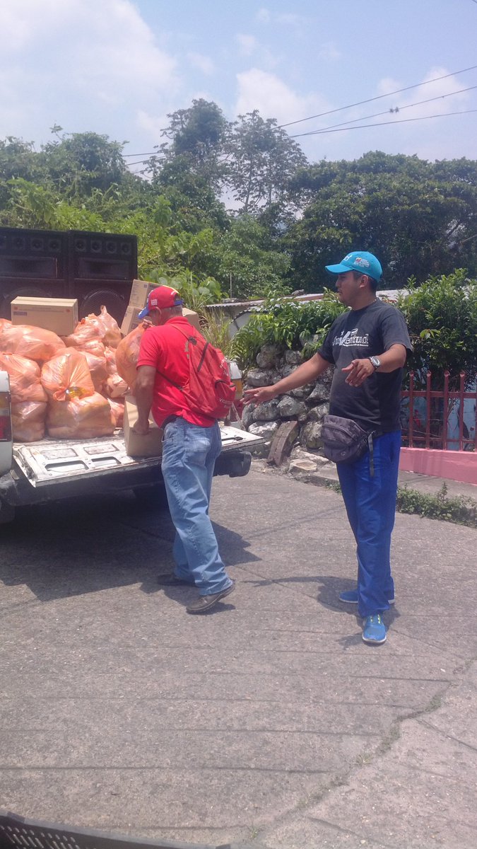 12y50 pm seguimos con el mercal casaxcasa Junin  <a href="/VielmaEsTachira/">JGVM</a>  llevándo respuesta al pueblo <a href="/todasconvielma/">todasconvielma</a>