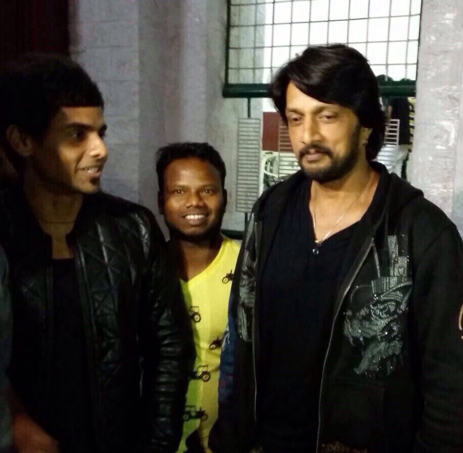 had #great tym wid <a href="/KicchaSudeep/">Kichcha Sudeepa</a> sir during the premiere of <a href="/CareofFootpath2/">#CareofFootpath2</a> such a humble nd grt personality he is