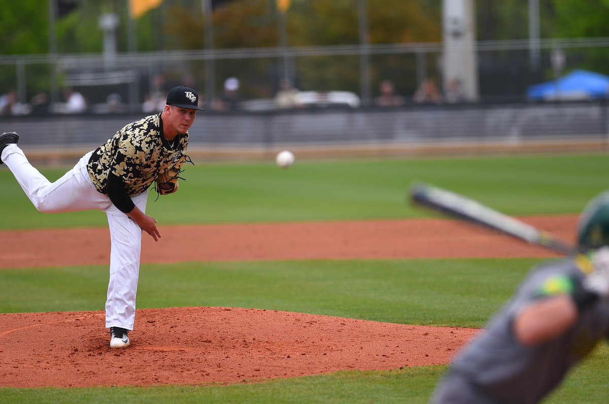 UCF_Baseball's tweet photo. What a performance by @robbyhowell2 

7⃣ IP
7⃣ K
1⃣ H 

#ChargeOn https://t.co/oRl4JQuloc