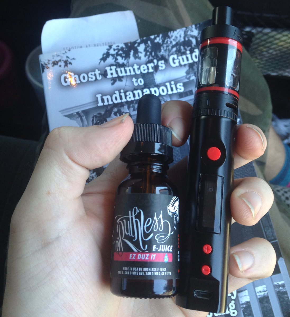 GRiMEYGHoUL's tweet photo. #HandCheck #Kangertech #SuboxMini & that #Ruthless #EzDuzIt #OnIce ❄️ in tha chamber 🔫 #VapeLife 👻👻💨💨 https://t.co/UuUl9ndhiq