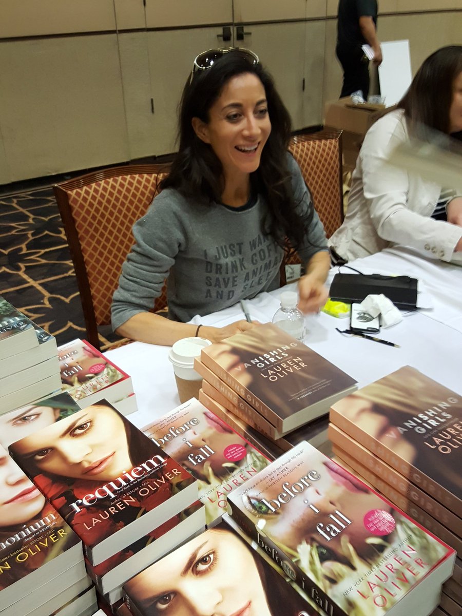 flybrariman's tweet photo. Am super honored to be an author helper to #FredFavorite @OliverBooks #RT16 #RTFred Stop by to say hi! https://t.co/z3aSEnK5dF