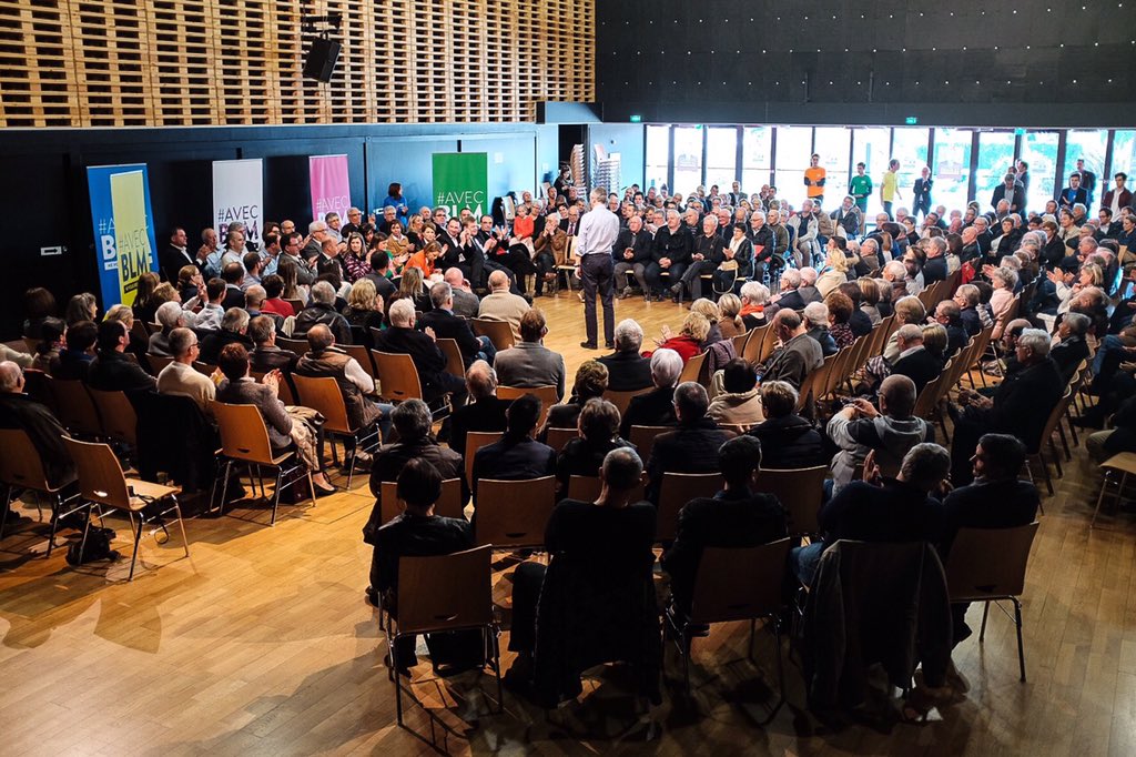 BrunoLeMaire's tweet photo. Dernier meeting du #tourBZH de 3j ce soir à #Louvigné !
Pour 2017, vous choisirez : la résignation ou le renouveau! https://t.co/gWjXSgeiTJ