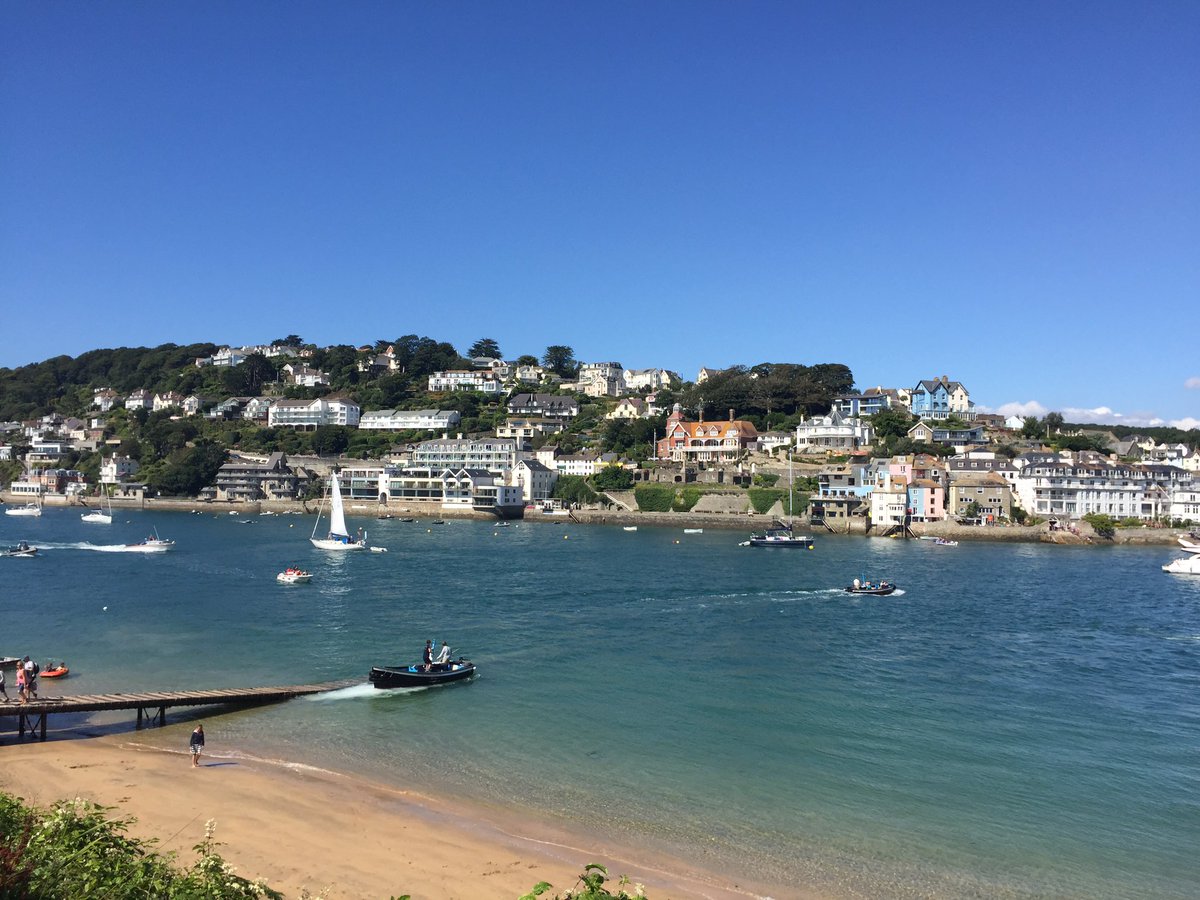 cotsgirl's tweet photo. @salcombedairy @SalcombeDinghy #PerfectSalcombe: Sunshine, ferry, beach, dinghy sailing, ginger ice-cream, seafood! https://t.co/TOzmYLnAwB